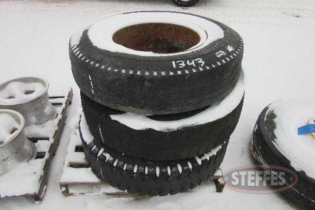 (3) 10.00-20 tires on rims_0.JPG